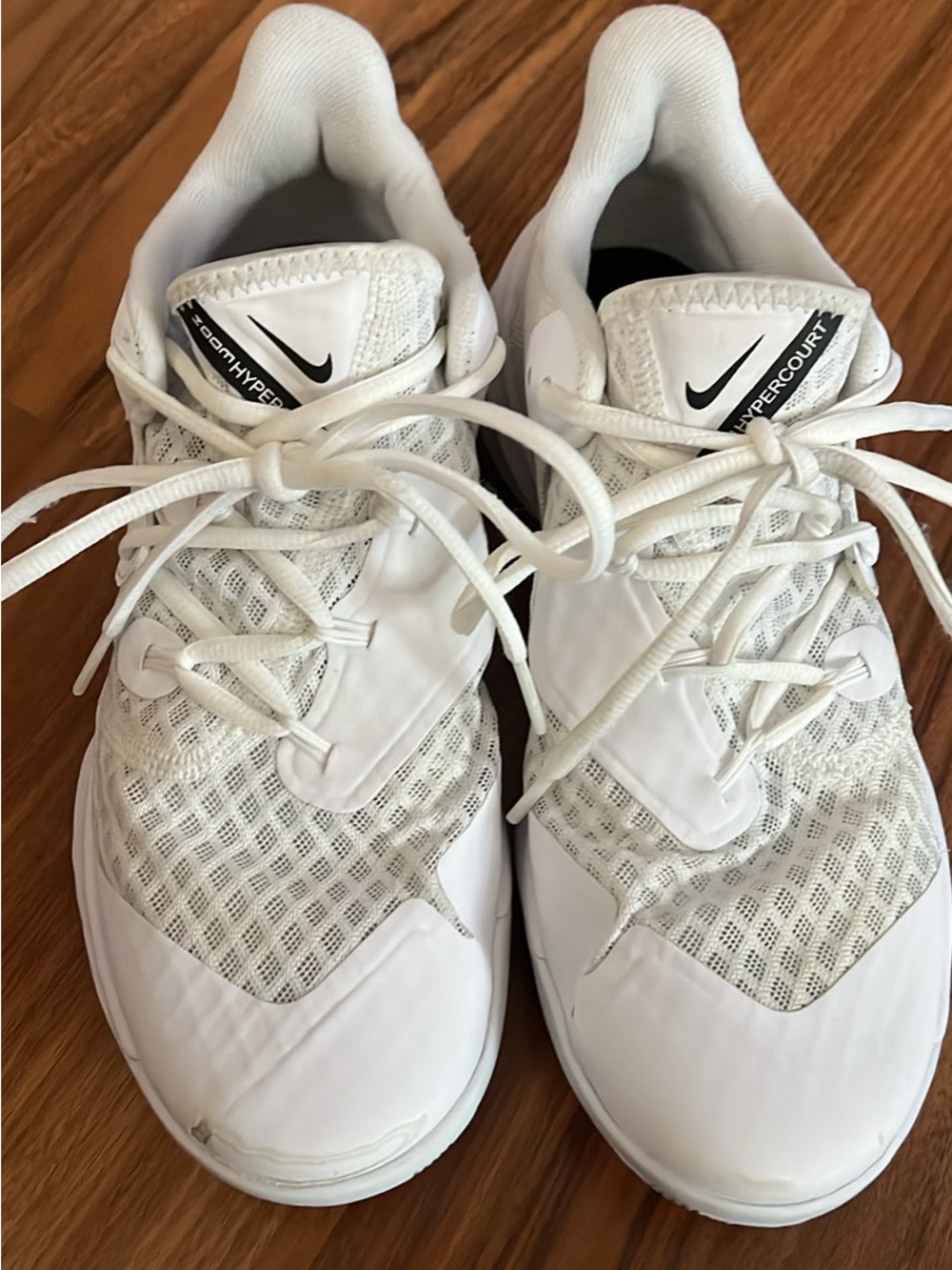 Nike ZoomHypercourt Womens Size 7 volleyball shoes White.